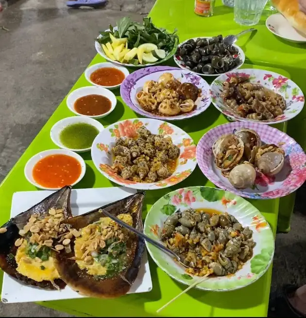 Quán Ốc Cô Hà Xóm Núi