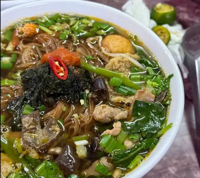 Bánh đa cua cô Hồng