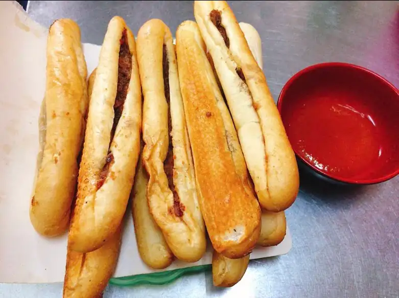 Tiệm Bánh Mì Cay Ông Cuông